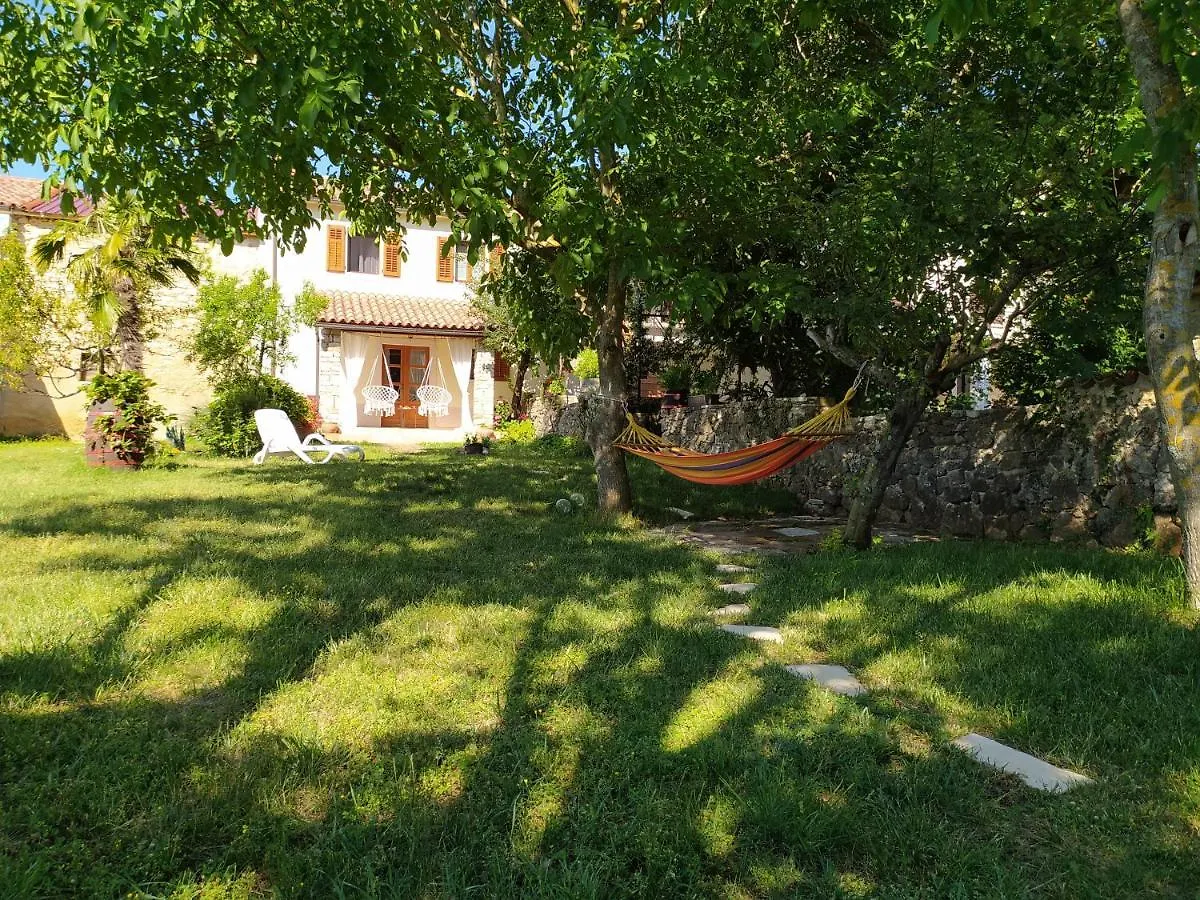 Apartment Parenzana, Little Row House With Big Green Yard In Central Istria Rakotule