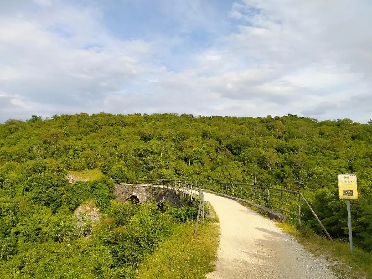 Apartment Parenzana, Little Row House With Big Green Yard In Central Istria Rakotule 0*,