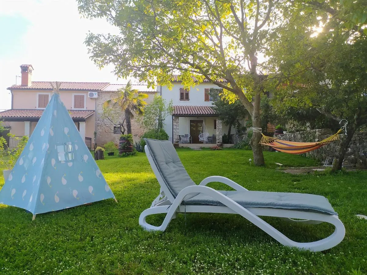 Apartment Parenzana, Little Row House With Big Green Yard In Central Istria Rakotule