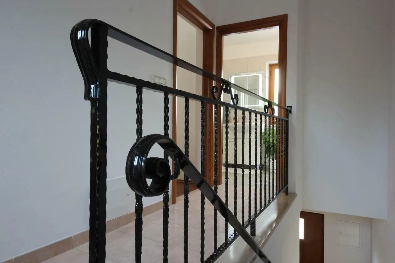 Apartment Parenzana, Little Row House With Big Green Yard In Central Istria Rakotule Hırvatistan