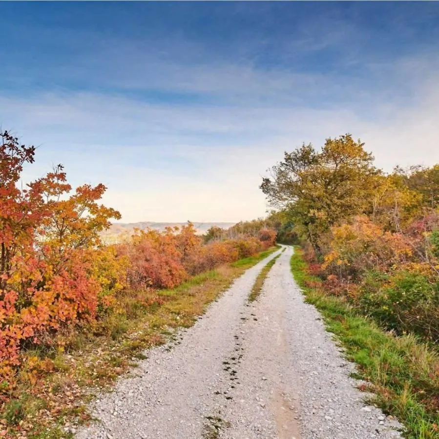 Apartment Parenzana, Little Row House With Big Green Yard In Central Istria Rakotule