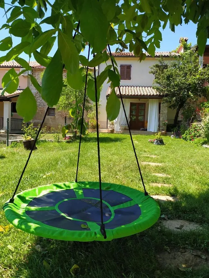 Apartment Parenzana, Little Row House With Big Green Yard In Central Istria Rakotule Croatia